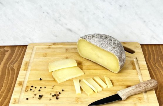 Volterra: Gioielli etruschi e degustazione di formaggi locali  