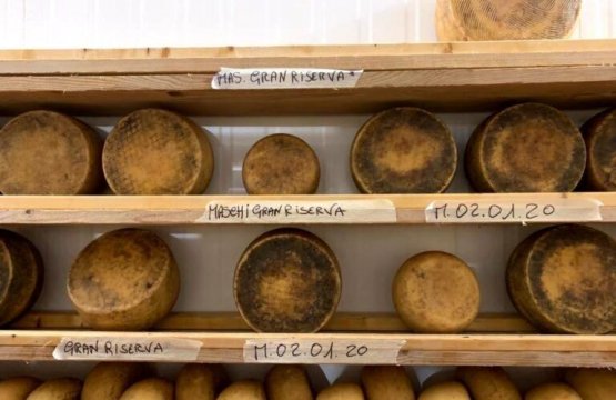 Volterra: Gioielli etruschi e degustazione di formaggi locali  