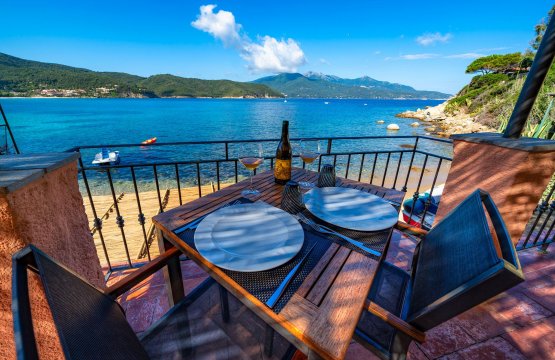 Isola D´Elba Heli Tour e Pranzo fronte mare  